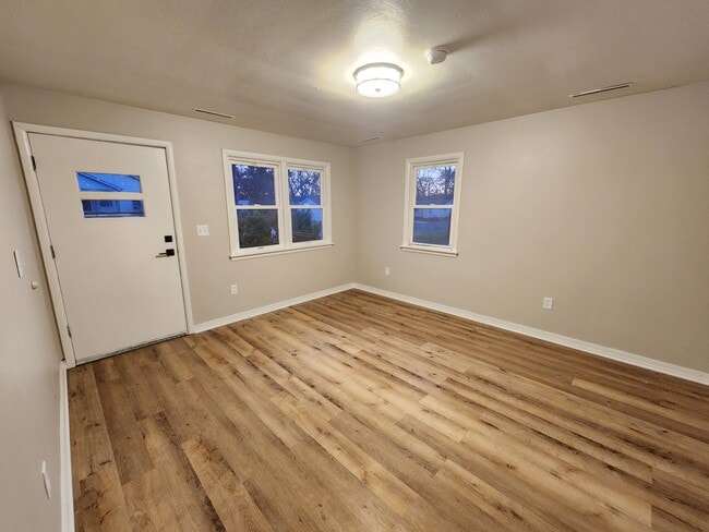 Photo - 120 W Forest Ave