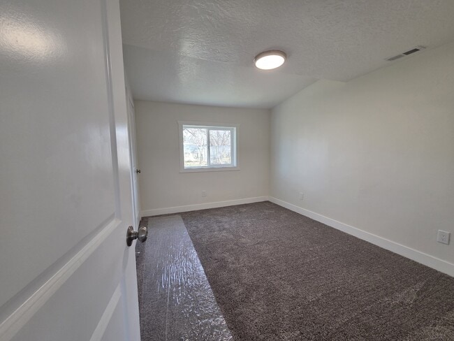 Photo - 152 N 200 W St