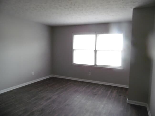 Photo - 2801 Easthills Dr