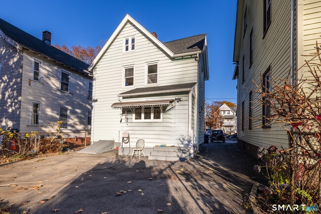 Photo - 216 Howard Ave