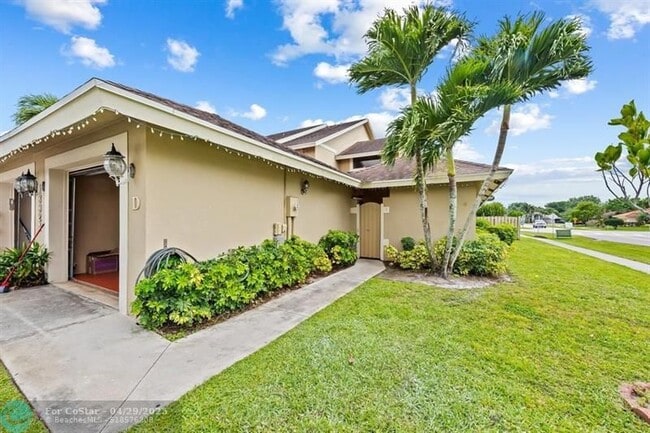Photo - 13924 Folkestone Cir Apartment Unit D
