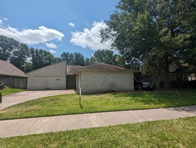Photo - 21318 Meadowhill Dr