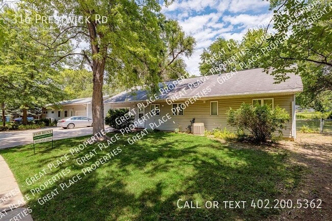 Photo - 316 Prestwick Rd
