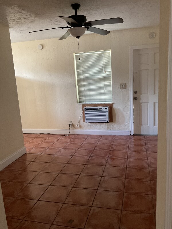 Photo - 2441 SW 27th Ave Unit 1