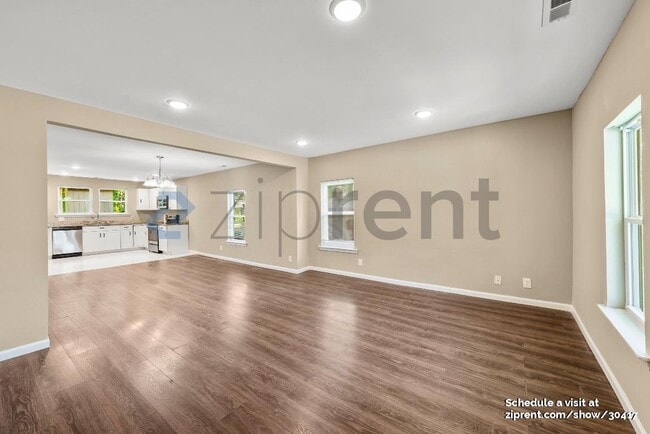 Photo - 1114 W Bank St