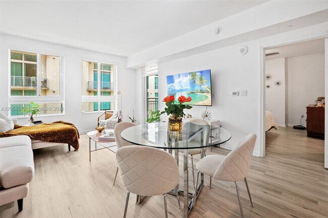 Photo - 7350 SW 89th St Unit 704S