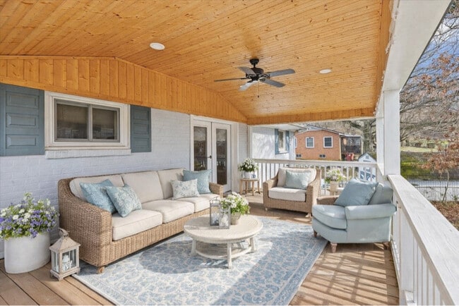 Photo - 2405 Melborne Dr