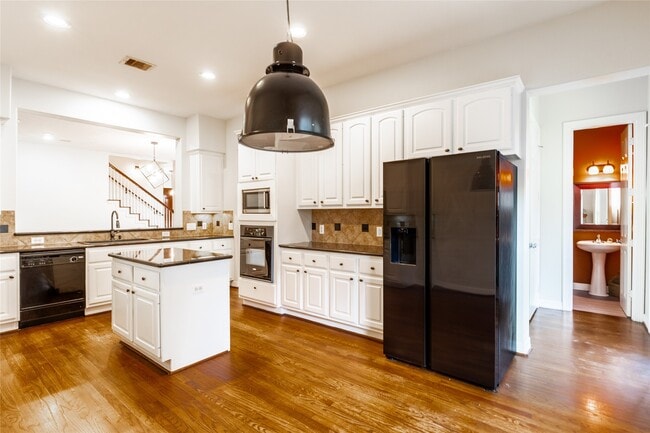 Photo - 2923 Royal Oaks Crest