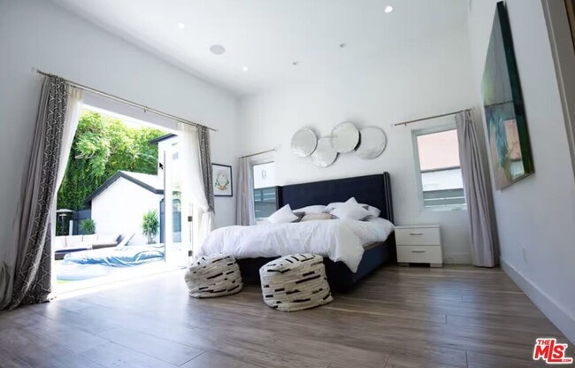 Photo - 1420 Stearns Dr