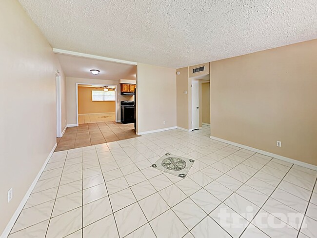Photo - 3463 Arbutus Ln
