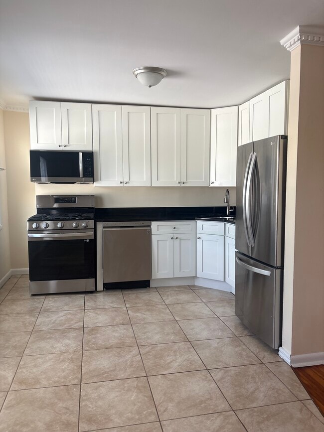 Photo - 105 Guyon Ave Unit 2R
