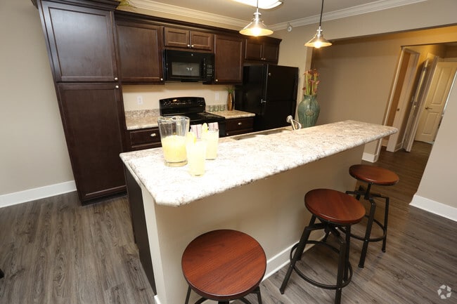 2BR, 2BA - 1,105 SF - Kitchen - State Street Apartments