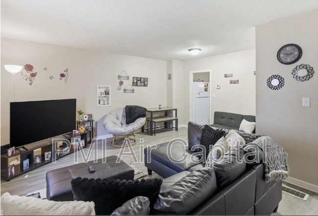 Photo - 4910 E Gilbert St