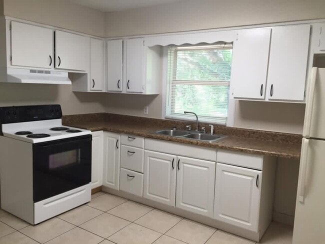 Photo - 137 Stafford Ave