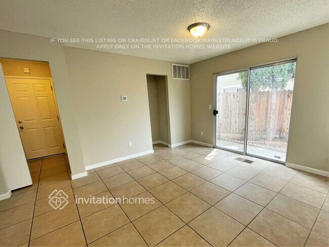 Photo - 910 Edgewood Cir