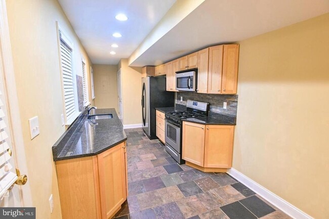 Photo - 21 S Chapel St