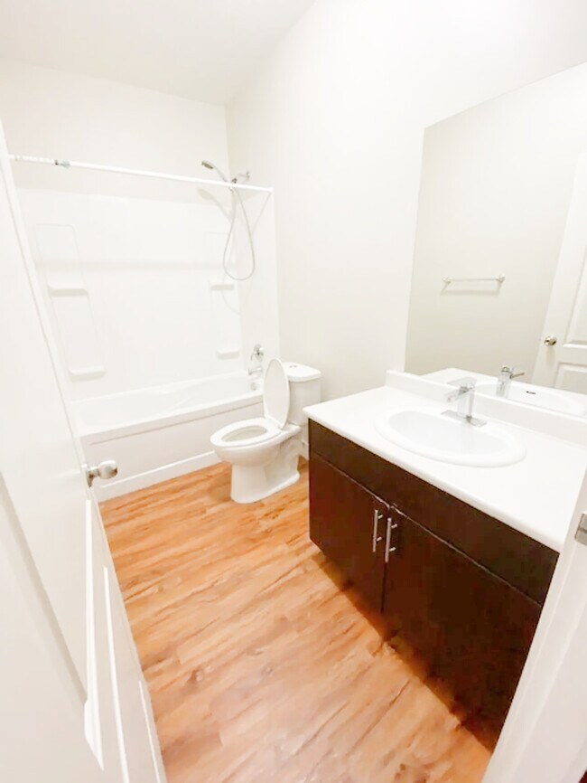 Photo - 9113 101 Ave