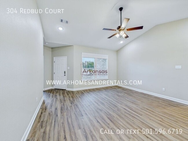 Photo - 304 Redbud Ct