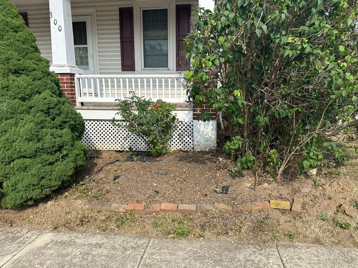 Photo - 300 Adelia St House