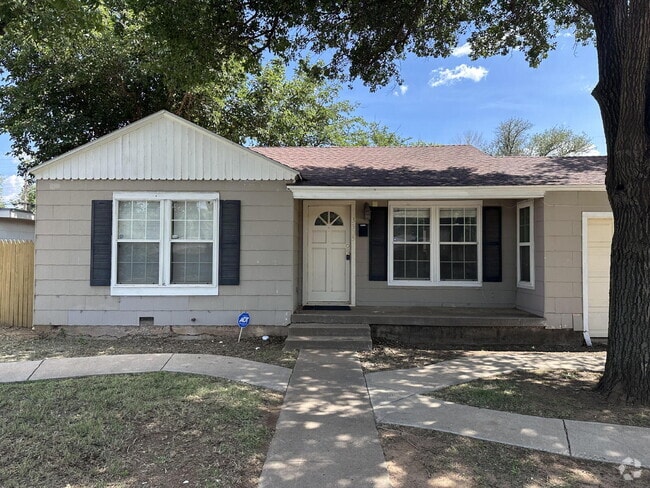 Building Photo - Available Late July! Four Bedroom in Tech ... Rental