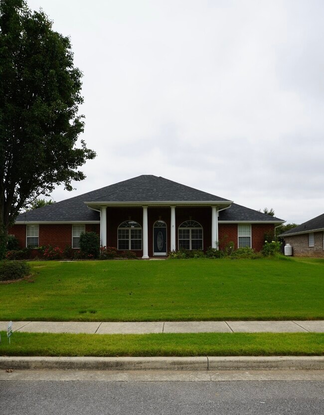 Building Photo - 7009 Lynnfield Dr SE Rental
