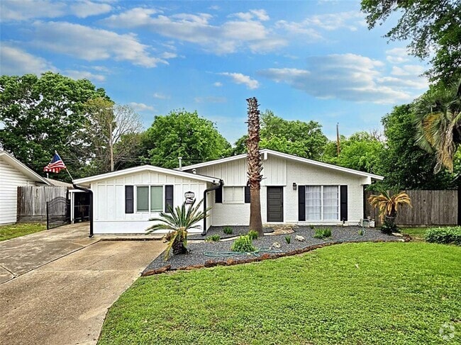 Building Photo - 4414 Gardendale Dr Rental