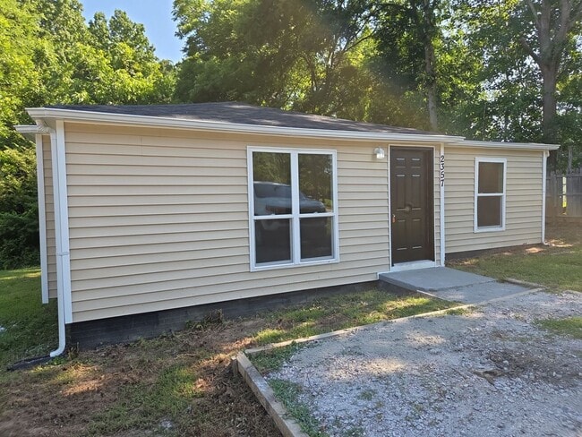 Building Photo - Newly remodeled home is located in Lancaster, SC 29720.