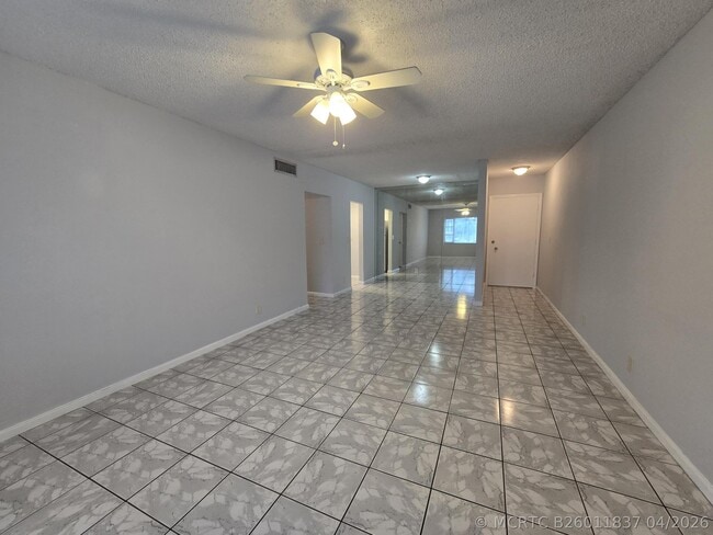 Building Photo - 5840 NE 22nd Way Unit 707