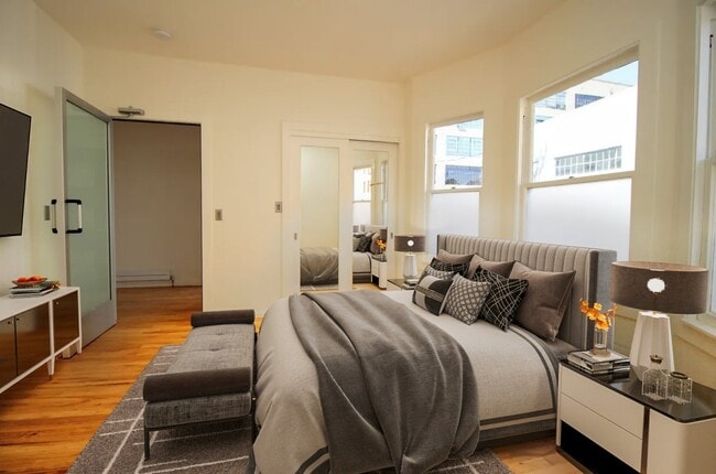 Photo - 254 Ritch St