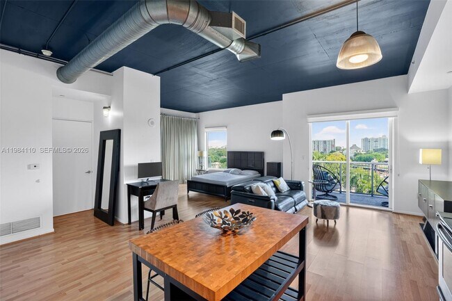Photo - 10 SW South River Dr Unidad 708