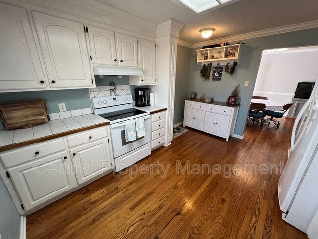 Photo - 1014 Old Mill Rd