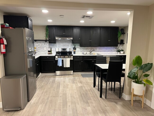 Photo - 1983 E Don Carlos Ave Unidad Cozy