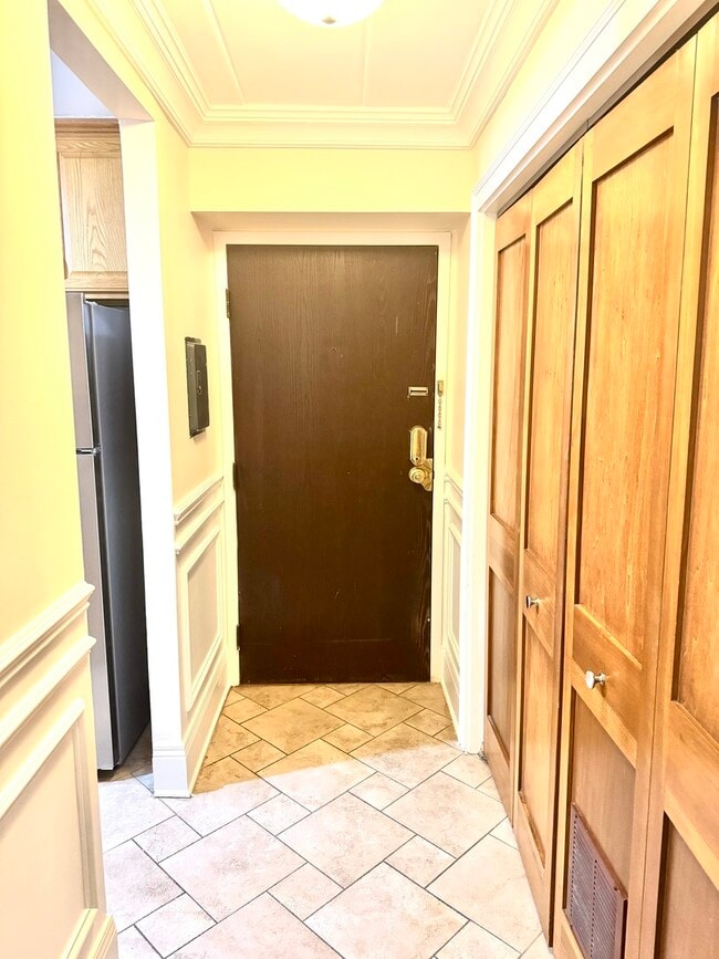 Photo - 300 S Roselle Rd