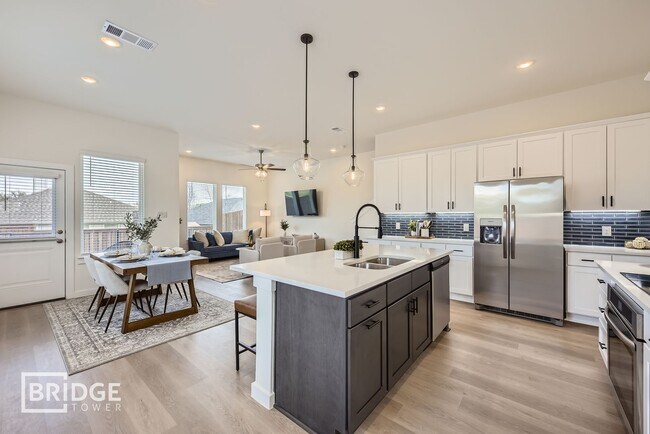 Building Photo - Oakmont Plan