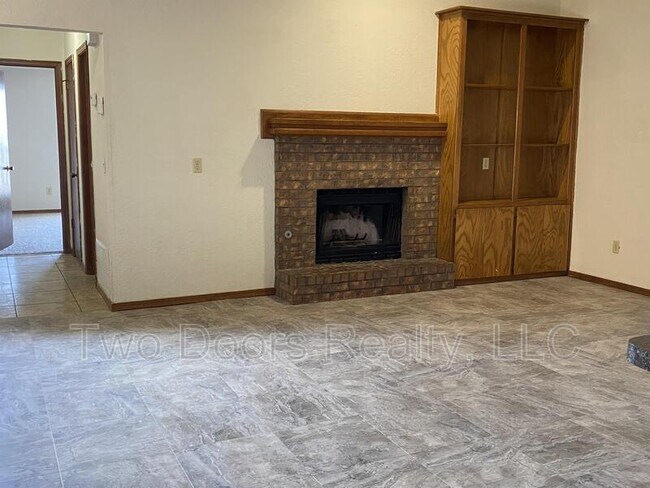 Photo - 2820 SE 55th St