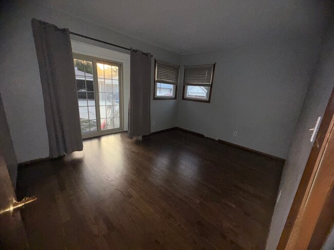 307 S 76th St Unit Lower