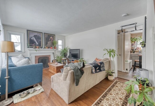 Photo - 291 Mansfield Ave