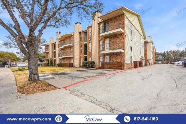 Building Photo - 9520 Royal Ln Unit 209