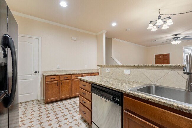 Photo - Executive Style in the Heart of Town Centre