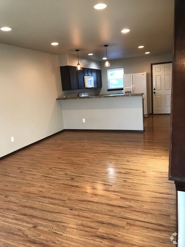 Building Photo - 4123rd Unit C Rental