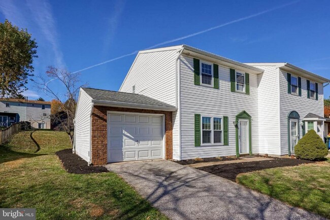 Photo - 1902 Pin Oak Dr