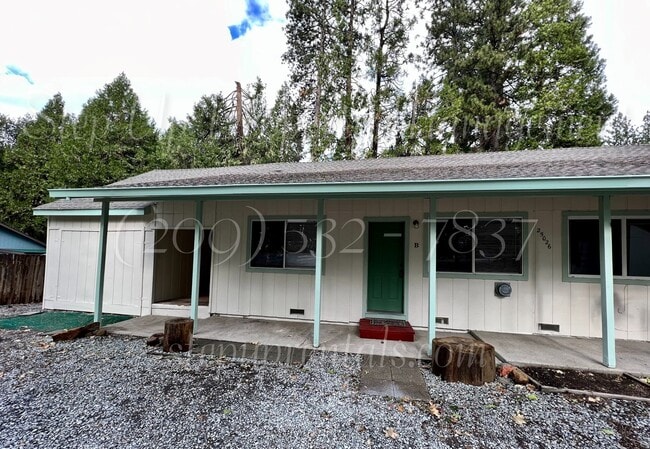 Building Photo - 2 Bedroom 1 Bath Duplex In Sierra Village ... Unit B Rental