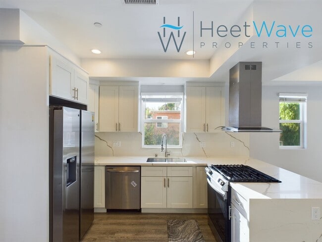 Photo - REZKO - E Street Unidad 2788