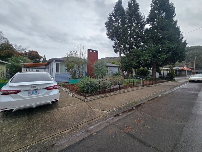 537 W Ballf St Unit ES-0000 - 537 W. Ballf