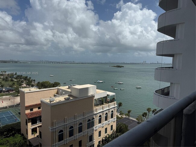 Building Photo - 1717 N Bayshore Dr Unit A-1639