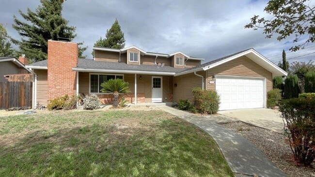 Photo - Nice 4 bedroom 2 bathroom home with sparkl...
