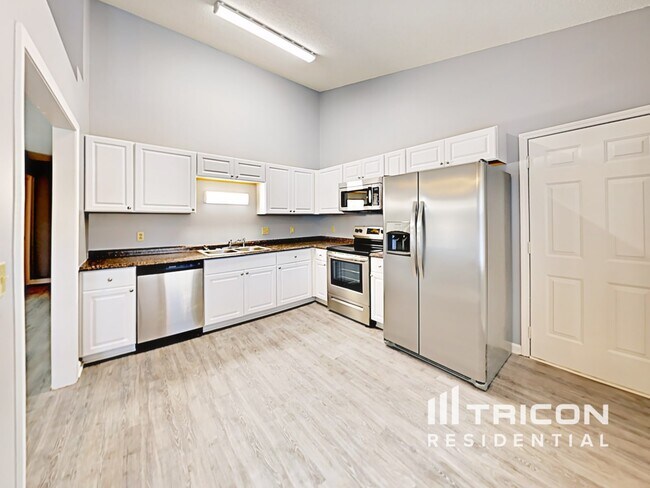 Photo - 305 Trowbridge Rd