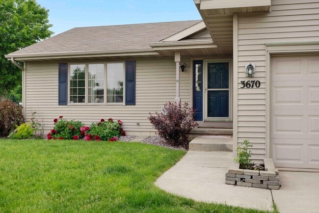 Photo - 3670 Sabertooth Trail