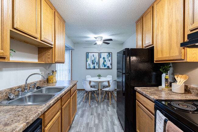 Royal Oaks Apartments