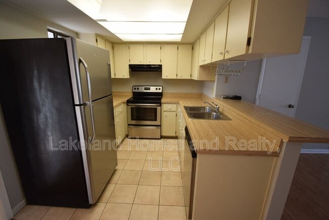 Photo - 450 Market Square E